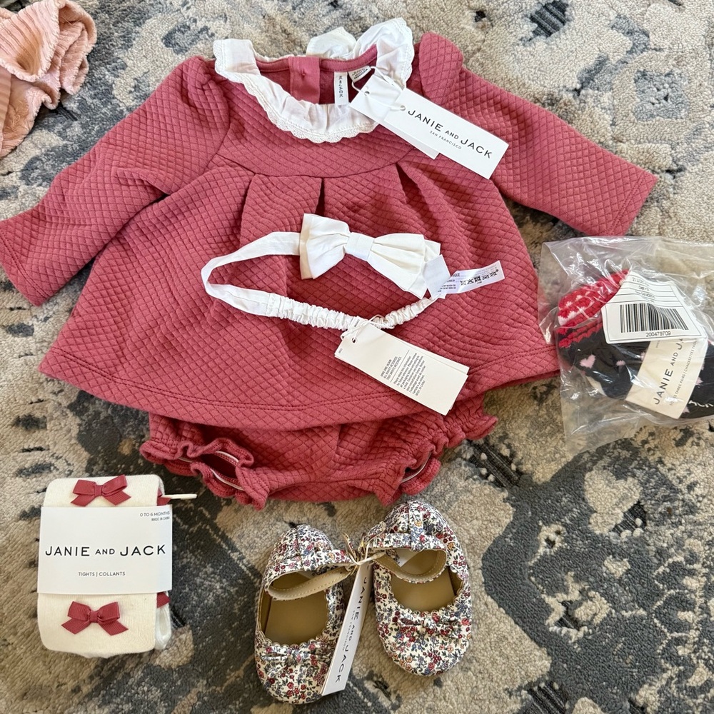 Janie&Jack/Gap/Brand Cute 3mo-9mo Girls Sets – 6 sets + accessories - Picture 2 of 8